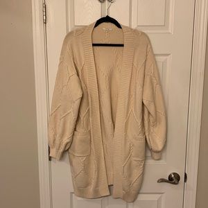 Small - cream colored oversized cardigan - fits like 12/14. Perfect for leggings